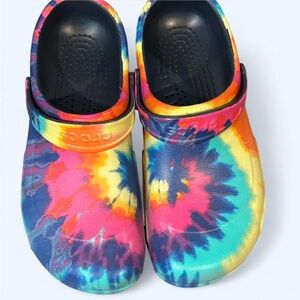 CROCS tie-dye bistro clogs in multi-color. Size Men 10/Women 12